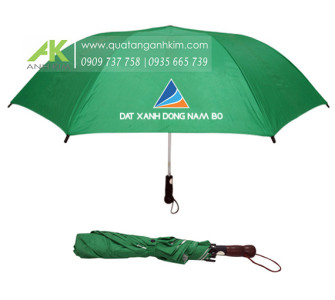 Dù gấp 2 tay cầm gỗ R70 in logo Đất Xanh Đông Nam Á